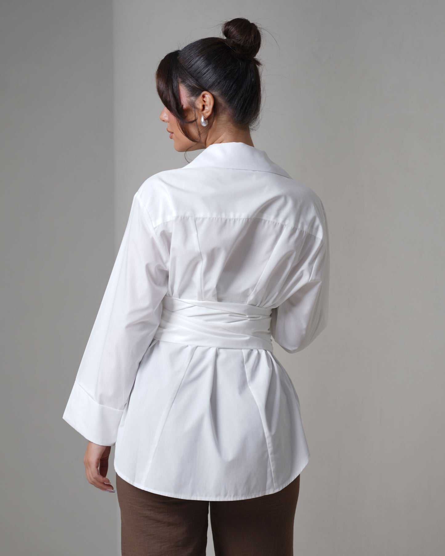 Belted oversized asymmetric cotton off white shirt