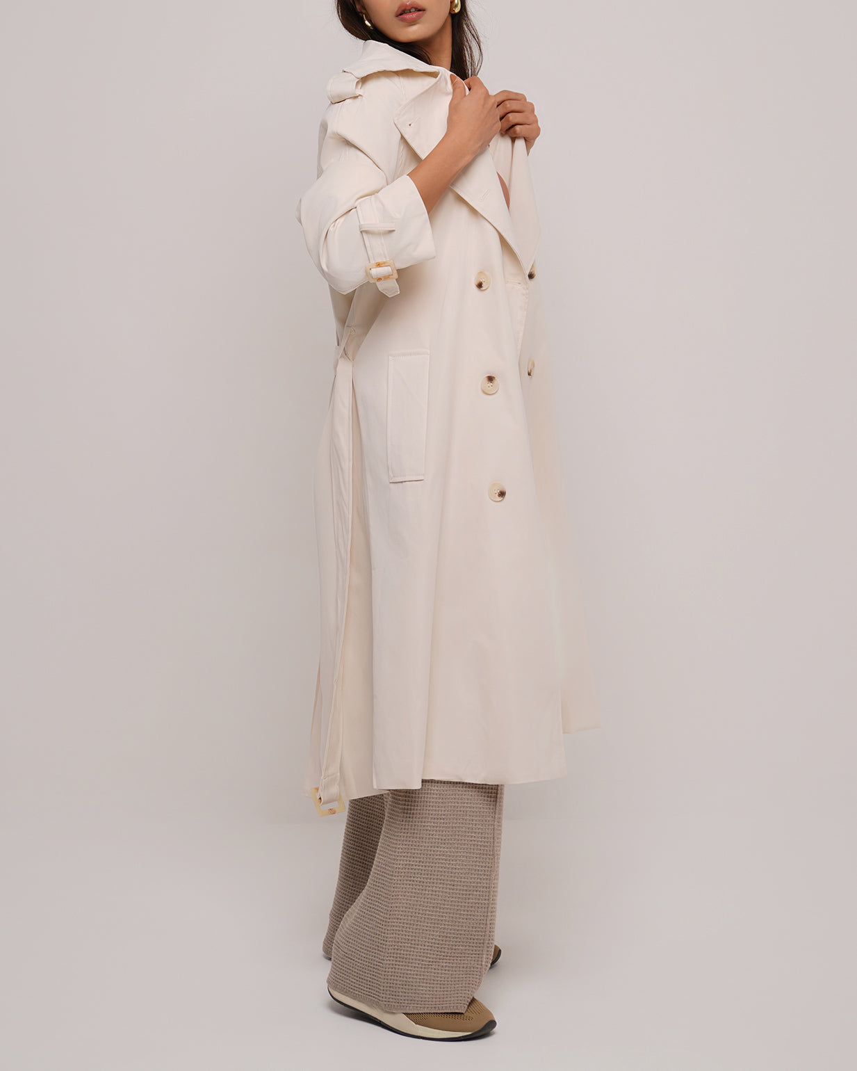 Back split oat trench coat