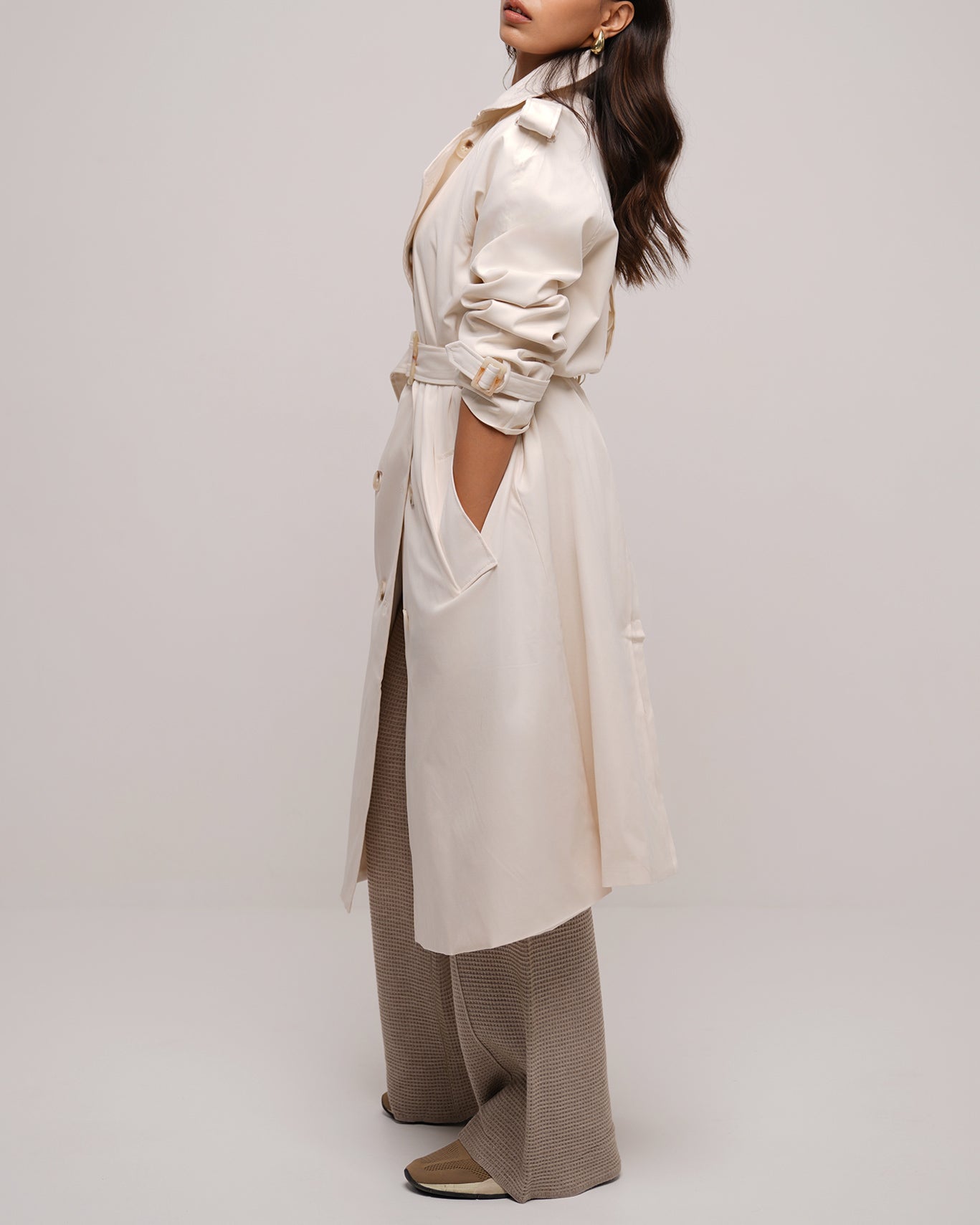 Back split oat trench coat